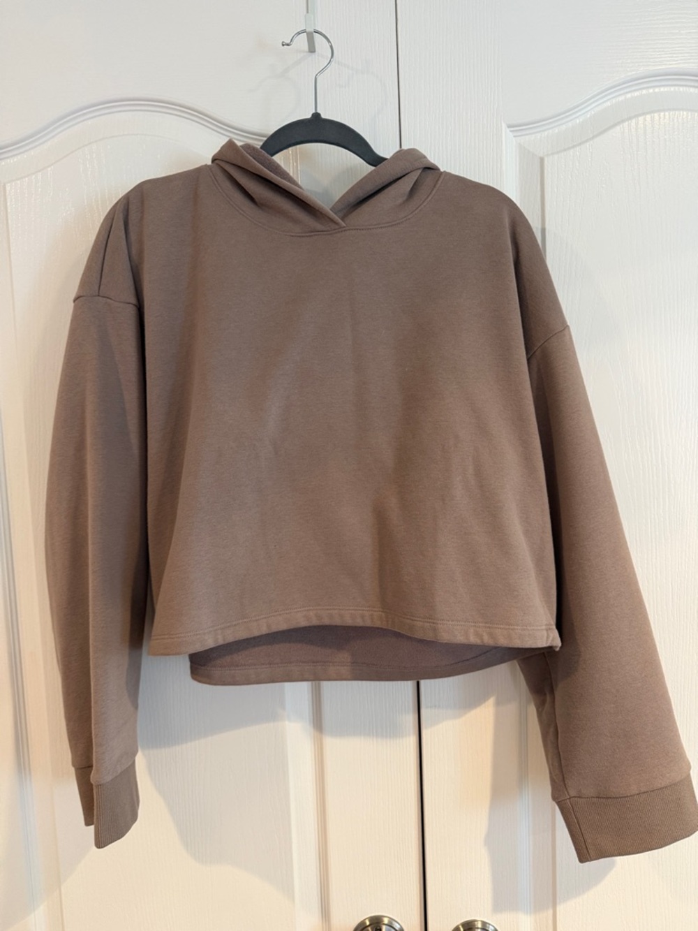 Beyond Yoga Cropped Hoodie in Taupe